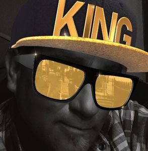 Meet your Posher, Adrian